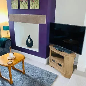Holiday home Selston House, 3 Bedroom Cosy For Up To 6 Guests, Cul-de-sac On Private Road, Nottingham